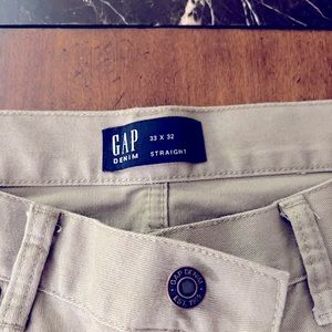 Gap men tan pants. Never worn but no tag. Straight fit size 32x32.
